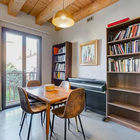 Private Rooftop Terrace 3 Min Walk To Metro